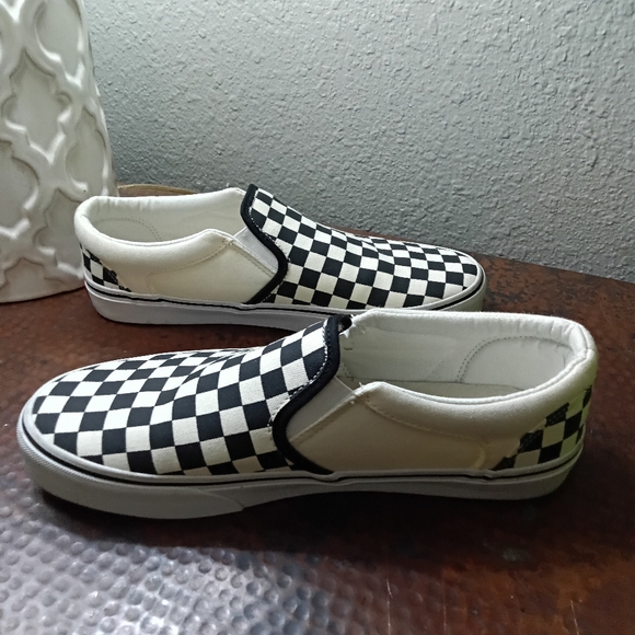 Vans Men's Sz. 10 Classic Slip-On Checkerboard Shoe - Picture 11 of 16